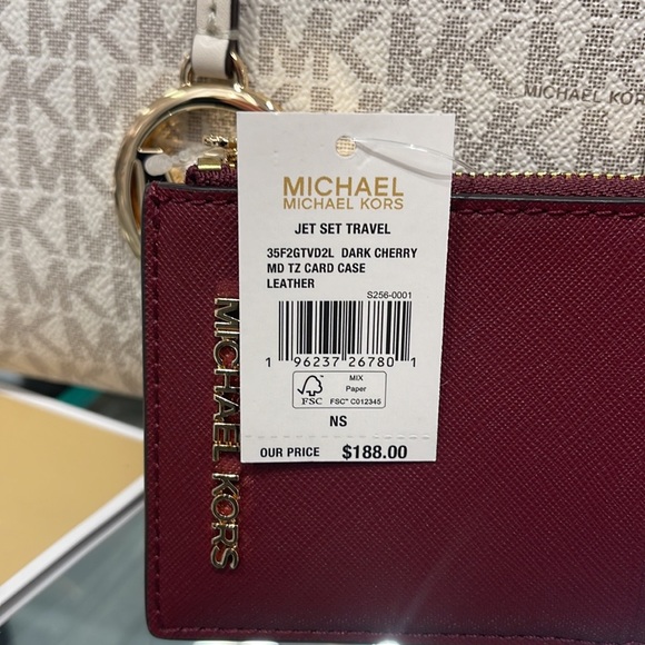 MICHAEL KORS
Jet Set Travel Medium Top Zip Leather Card Case Wallet
Dark Cherry - Picture 11 of 16